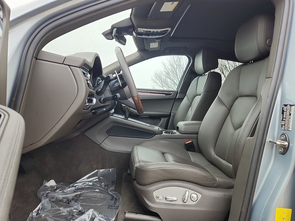 Certified 2023 Porsche Macan S image 5