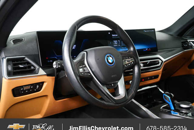 Used 2023 BMW i4 eDrive35 w/ Premium Package RWD image 4