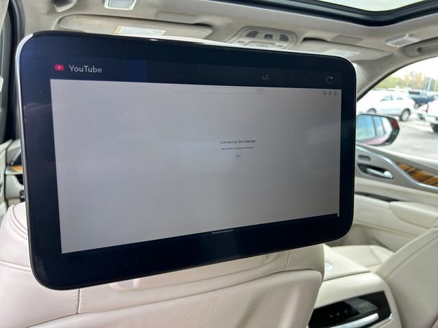 Used 2023 Cadillac Escalade Sport Platinum w/ LPO, ONYX Package image 17