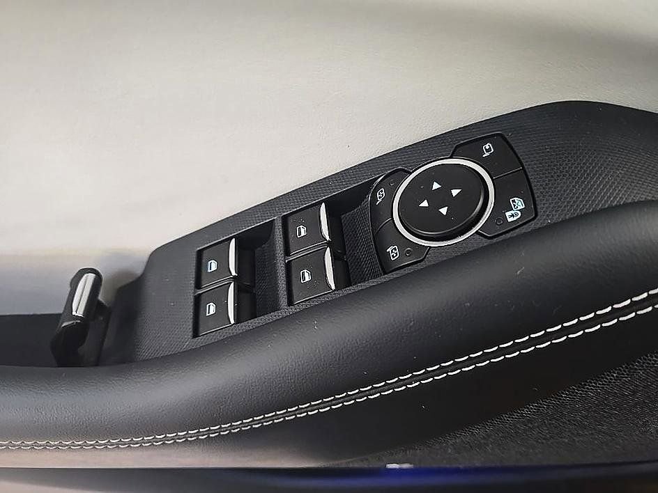 Used 2022 Ford Mustang Mach-E Premium image 13