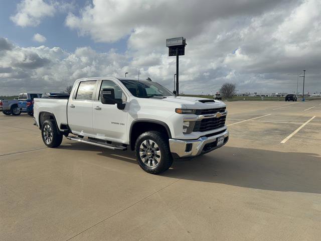 Used 2024 Chevrolet Silverado 2500 LT image 1
