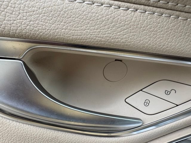 Used 2018 Mercedes-Benz C 300 4MATIC Cabriolet image 9