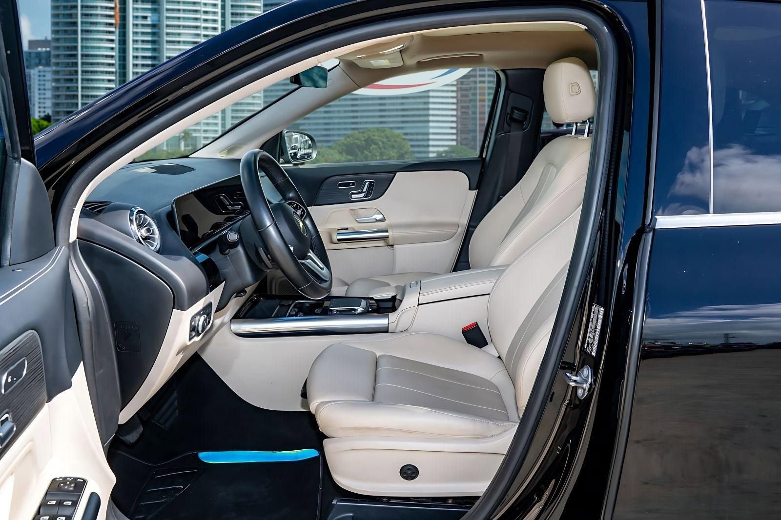 Used 2021 Mercedes-Benz GLA 250 w/ Premium Package image 6