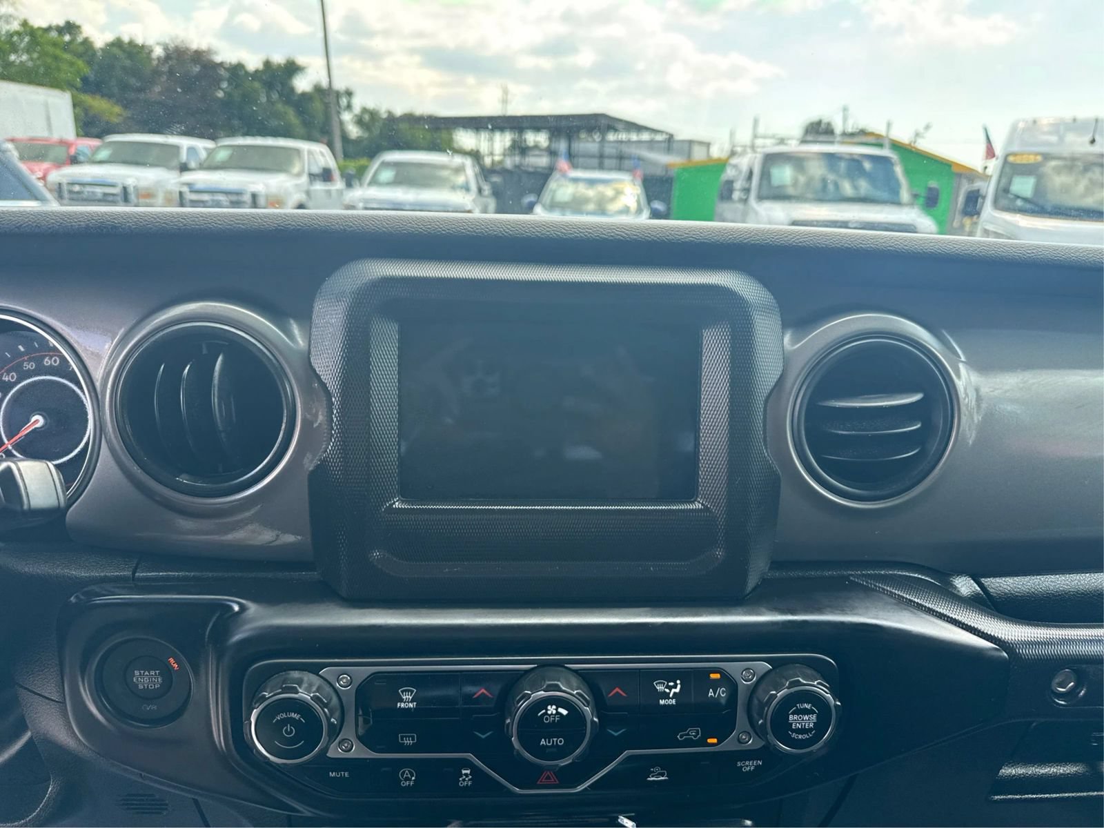 Used 2022 Jeep Gladiator Sport AWD/4WD image 14