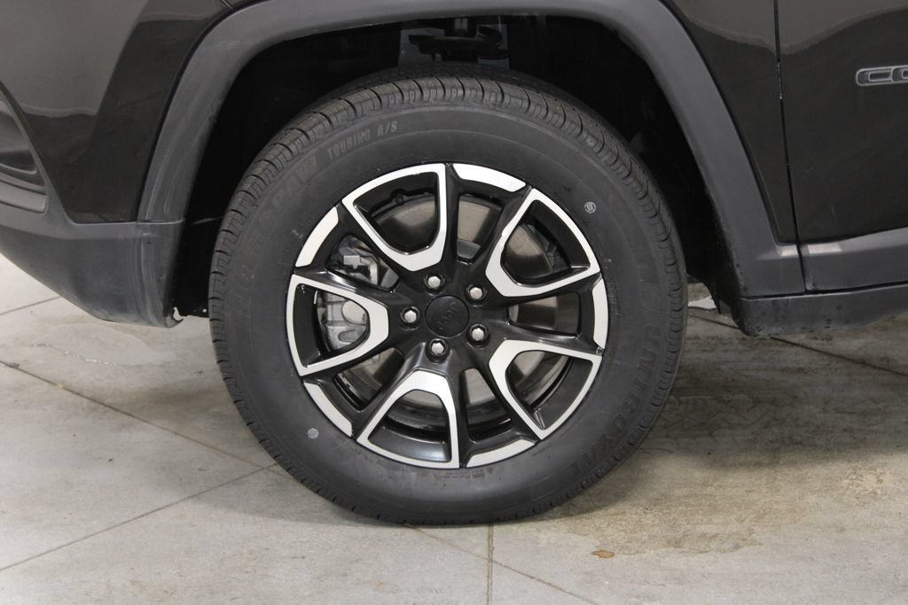 Used 2024 Jeep Compass Trailhawk AWD/4WD image 16