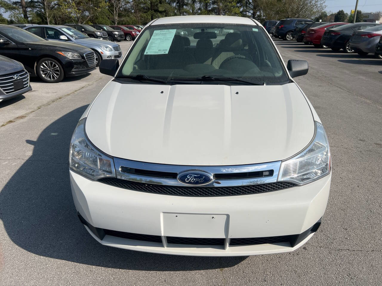 Used 2010 Ford Focus SE FWD image 3