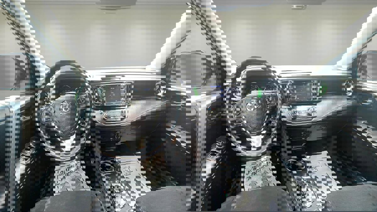 Used 2017 Toyota RAV4 XLE image 9