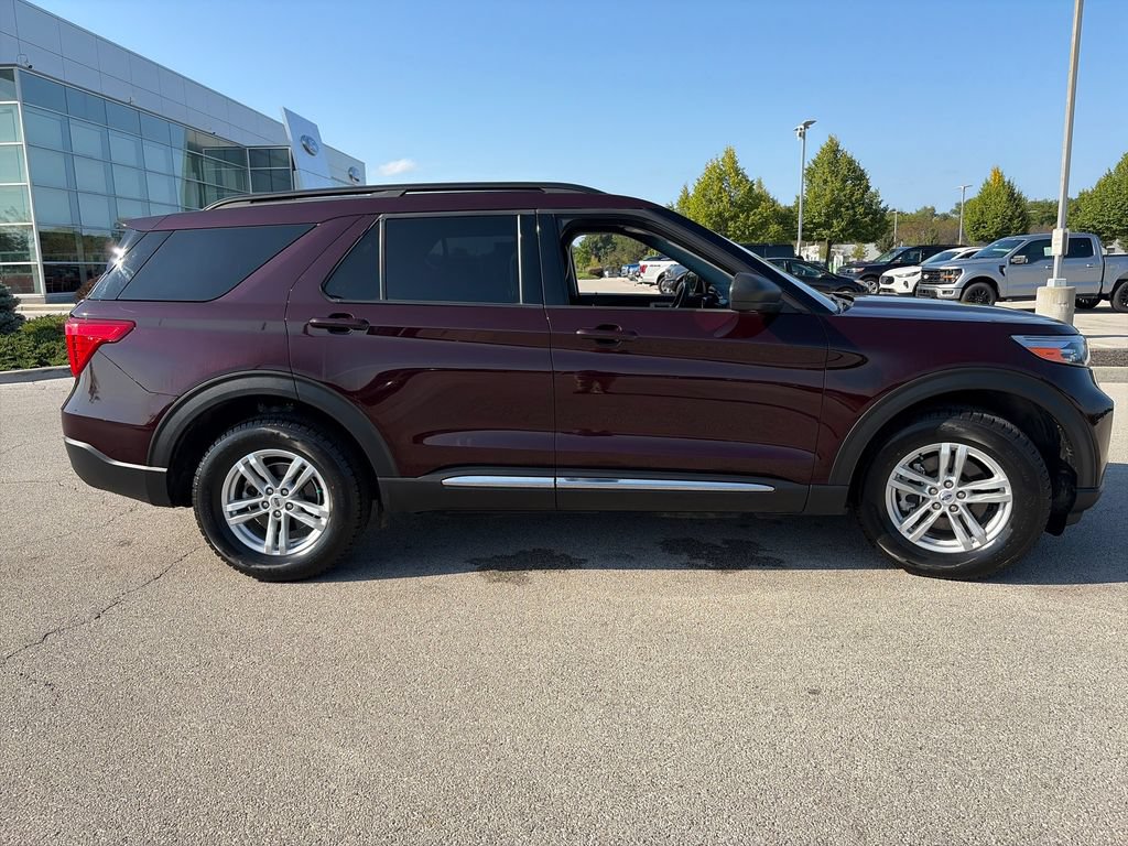 Used 2023 Ford Explorer XLT w/ Equipment Group 202A AWD/4WD image 8