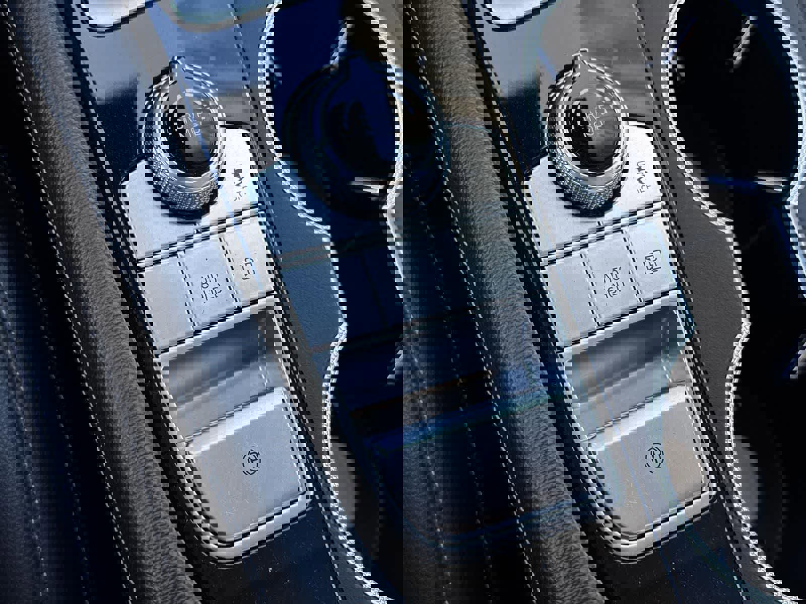 Used 2023 Genesis G70 2.0T image 18