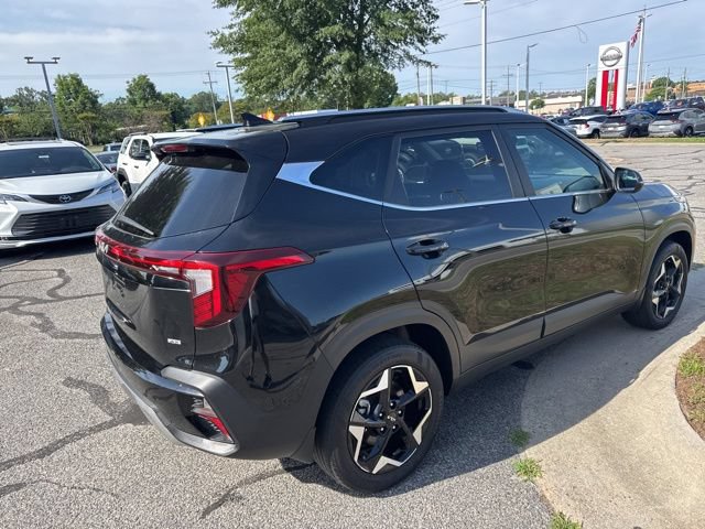 Used 2024 Kia Seltos EX AWD/4WD image 7