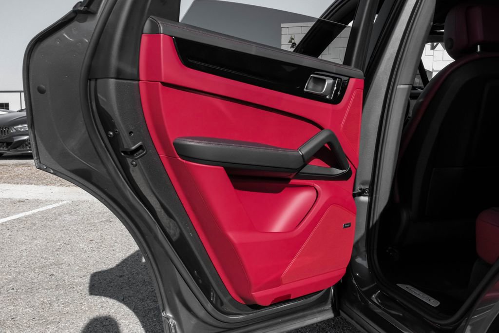 Used 2019 Porsche Cayenne image 59