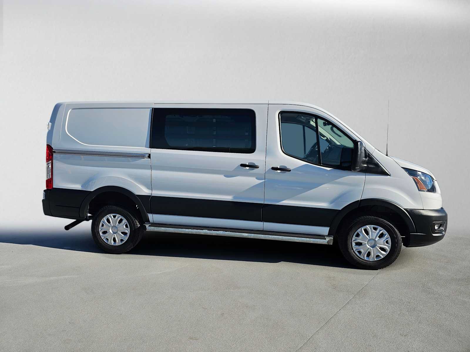 Used 2025 Ford Transit 250 Low Roof w/ Exterior Upgrade Package RWD image 2