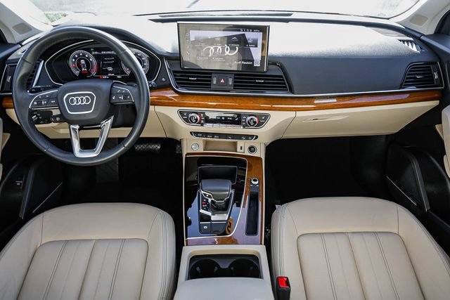 Used 2023 Audi Q5 2.0T Premium Plus w/ Premium Plus Package AWD/4WD image 12