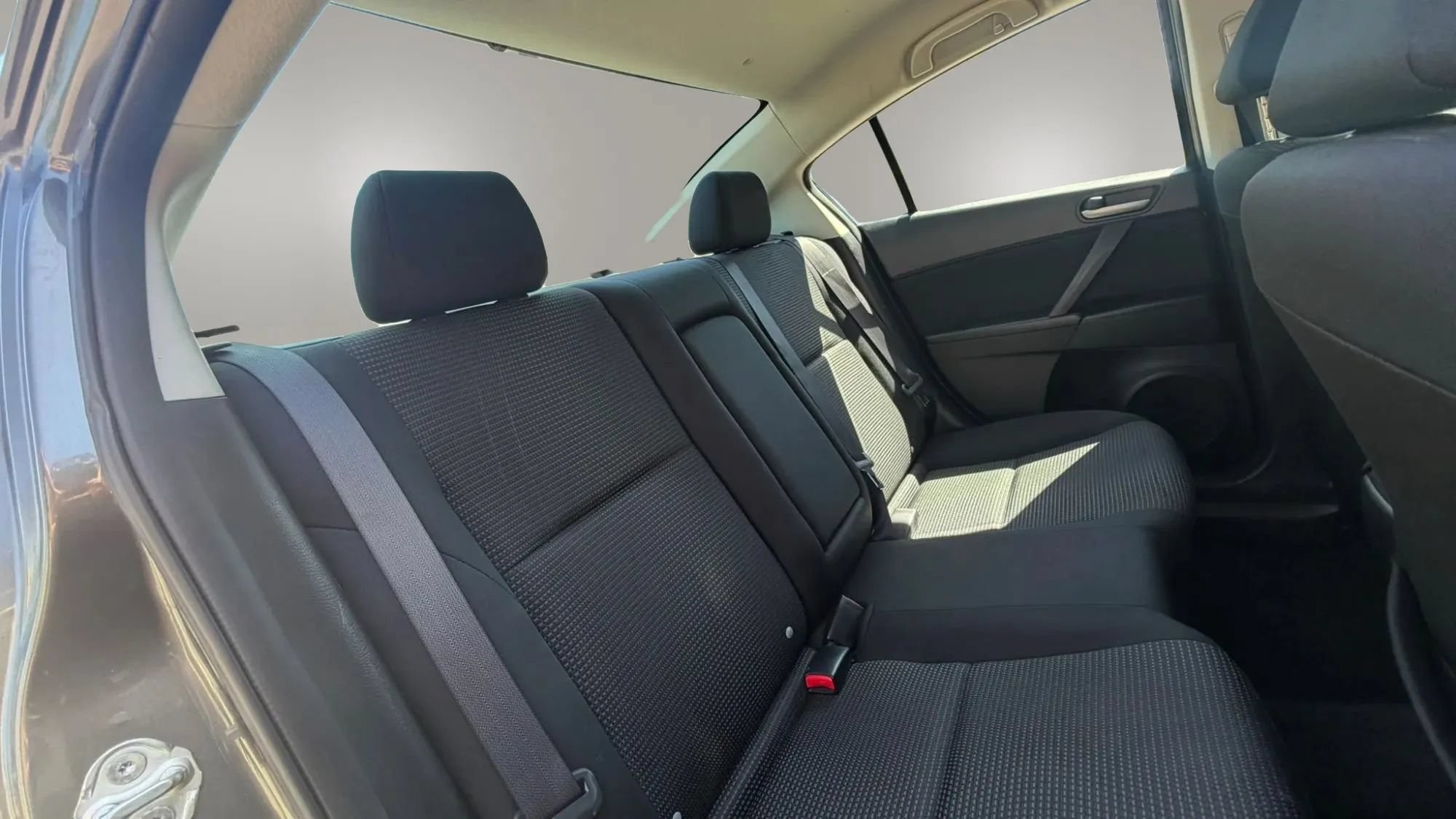 Used 2013 MAZDA MAZDA3 i Touring FWD image 26