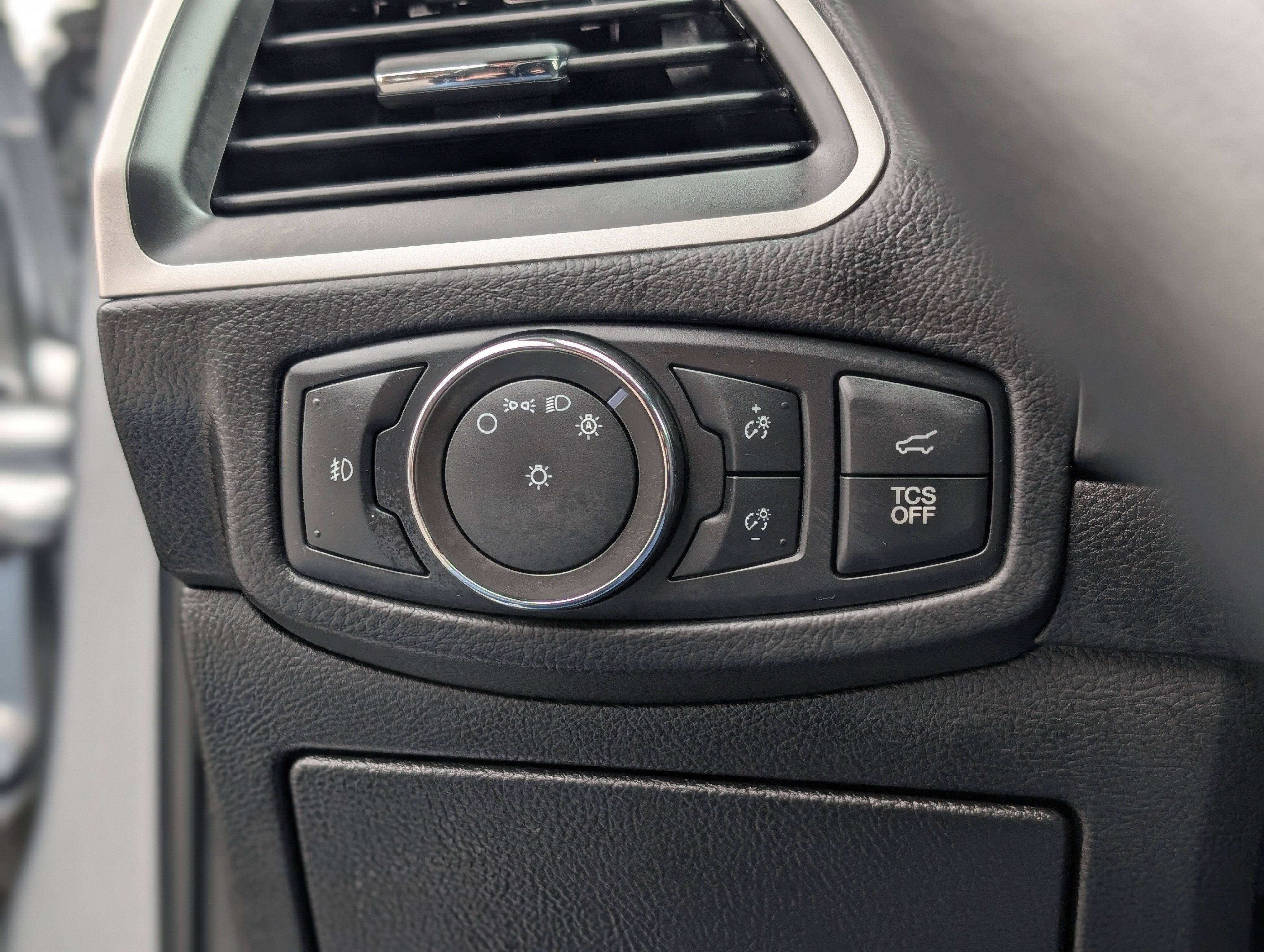 Used 2022 Ford Edge SEL w/ Convenience Package image 27