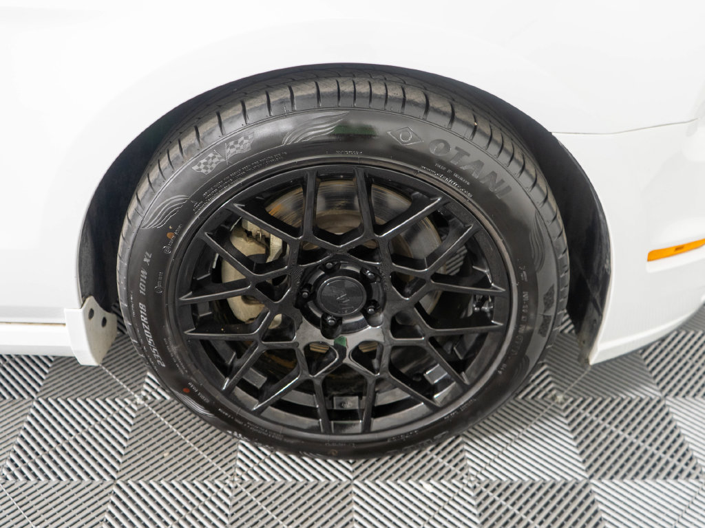 Used 2014 Ford Mustang GT RWD image 29