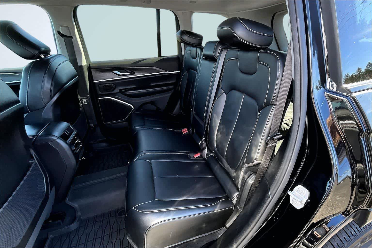 Used 2022 Jeep Grand Cherokee Limited 4xe image 13