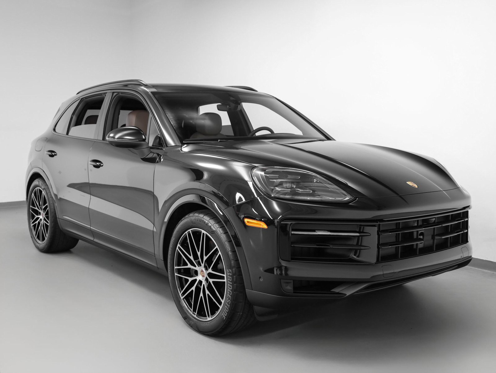 Used 2025 Porsche Cayenne image 10