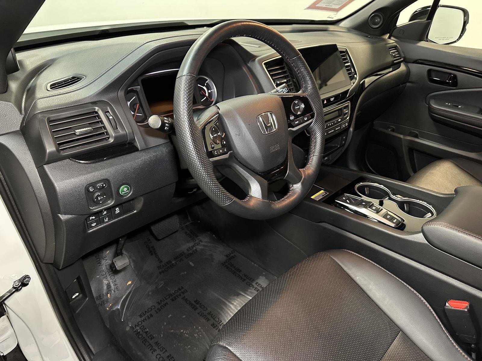 Certified 2024 Honda Passport Black Edition image 24