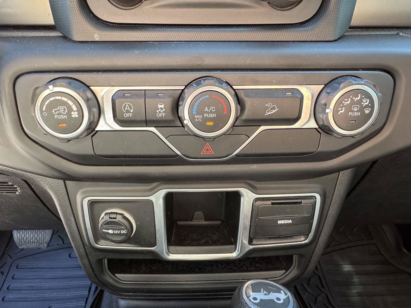 Used 2018 Jeep Wrangler Unlimited Sport AWD/4WD image 19