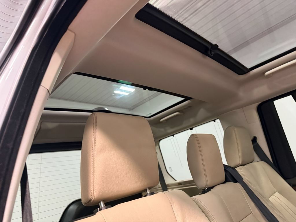 Used 2016 Land Rover LR4 HSE AWD/4WD image 15