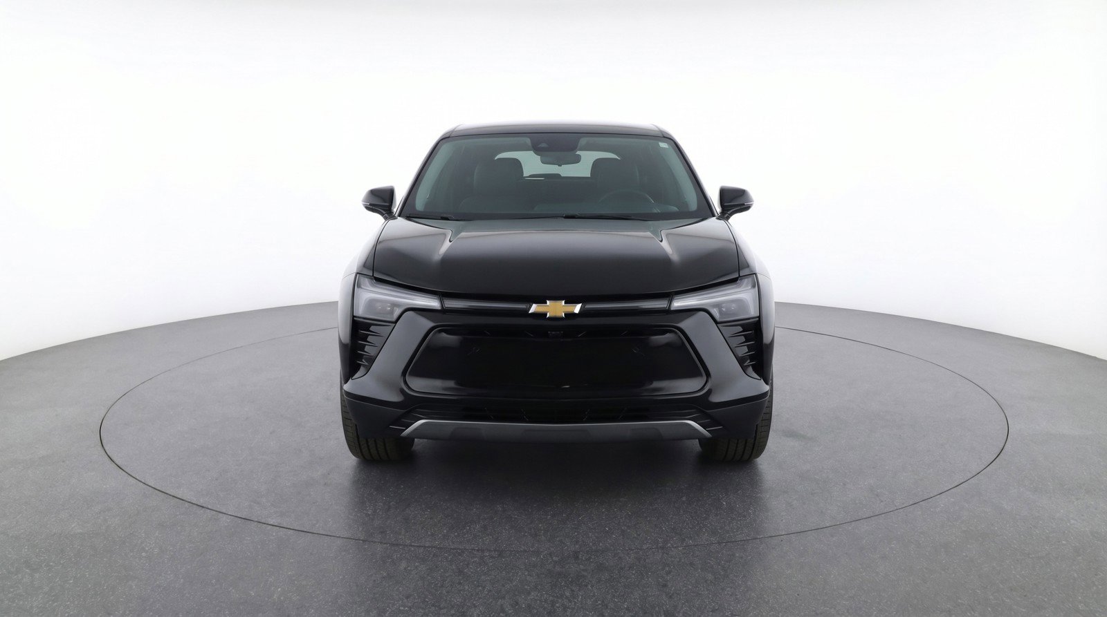 Used 2025 Chevrolet Blazer LT FWD image 2