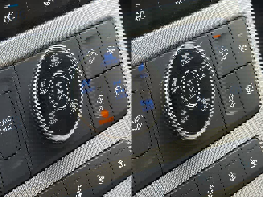 Used 2024 Hyundai Palisade Calligraphy image 22