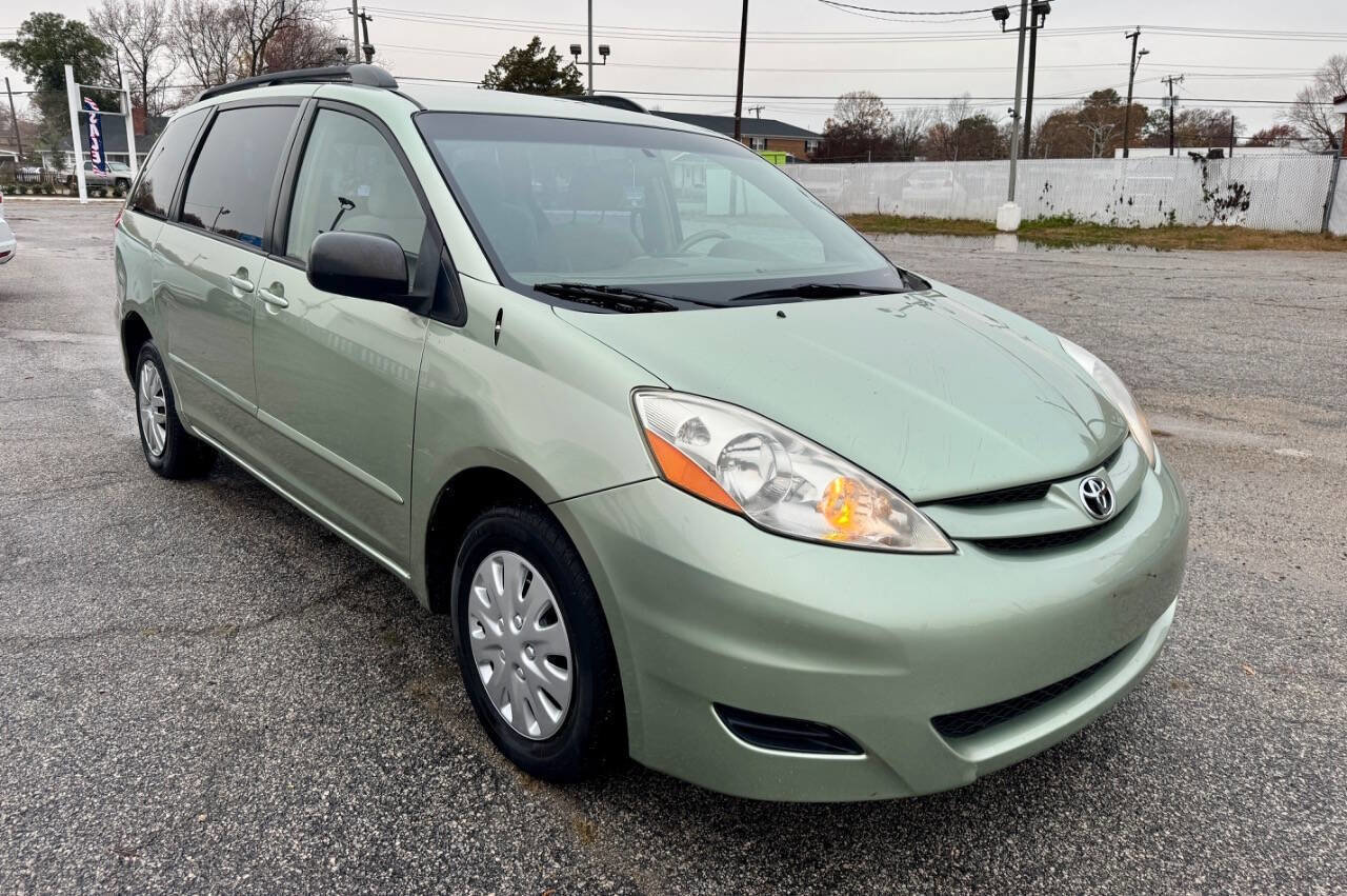 Used 2008 Toyota Sienna CE image 3