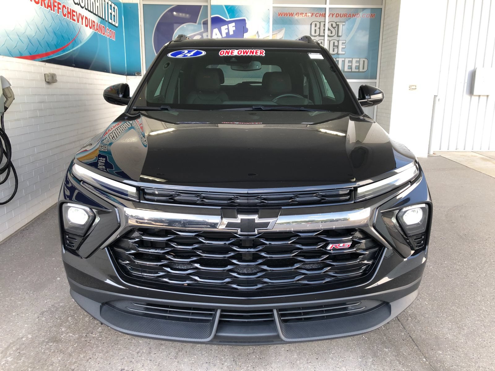Used 2024 Chevrolet TrailBlazer RS w/ Convenience Package AWD/4WD image 2
