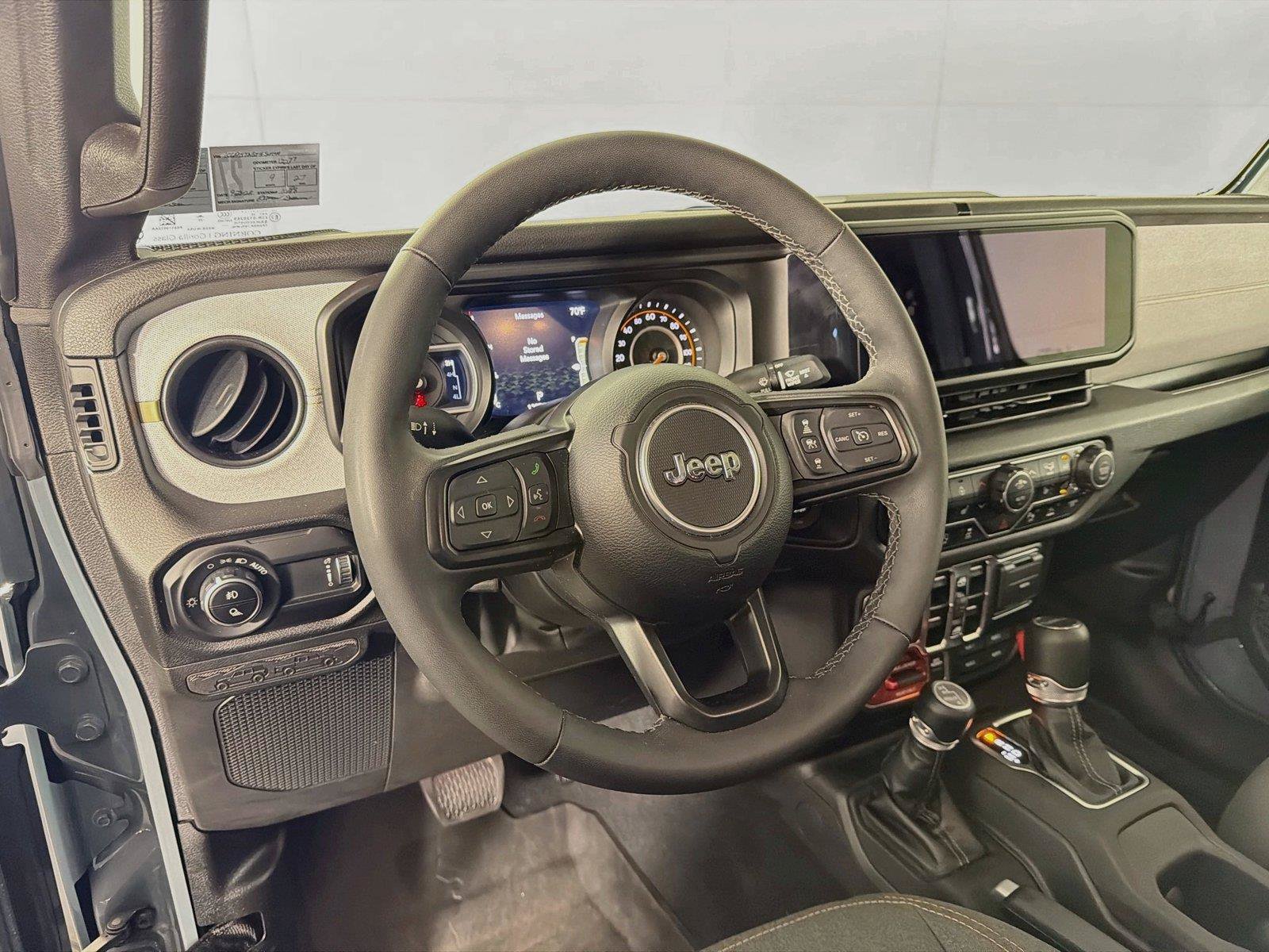 Used 2025 Jeep Gladiator Sport AWD/4WD image 16