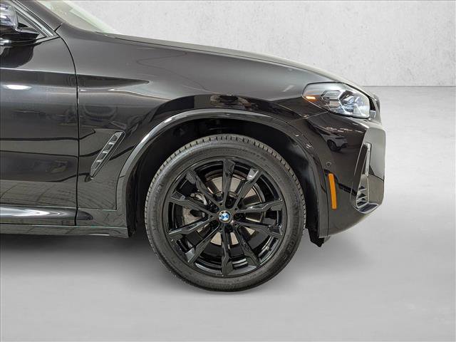 Used 2025 BMW X4 xDrive30i w/ Premium Package image 11