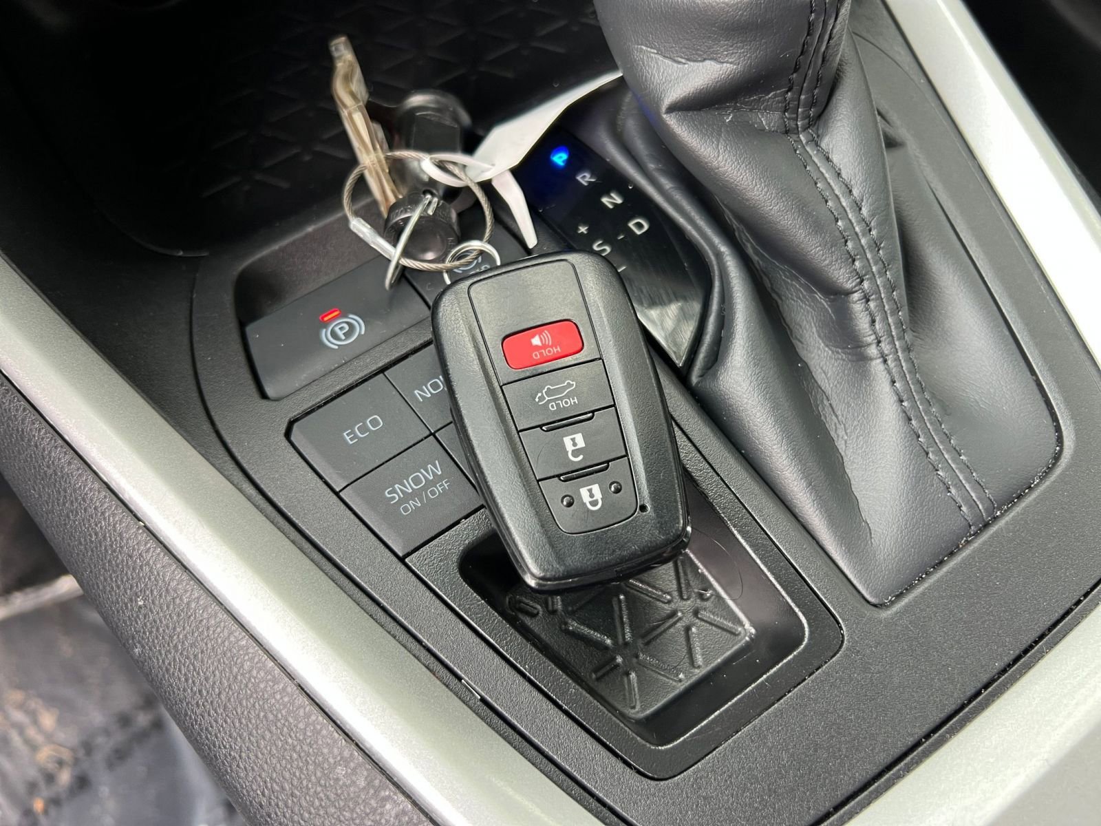 Used 2025 Toyota RAV4 XLE image 18