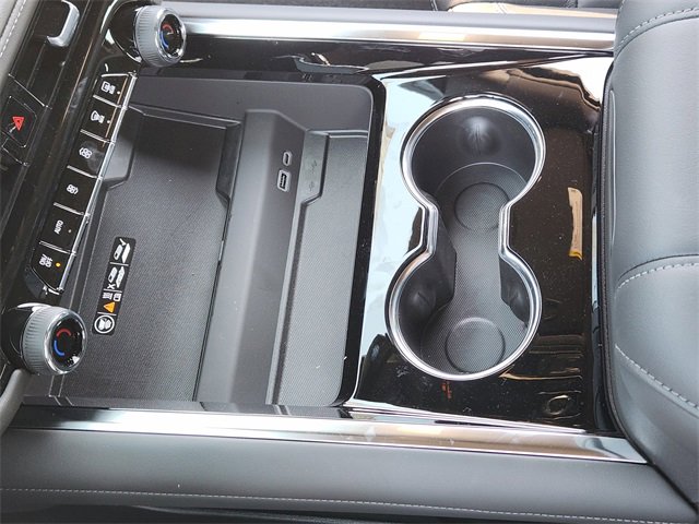 New 2026 Chevrolet Suburban LT w/ Comfort Package image 17