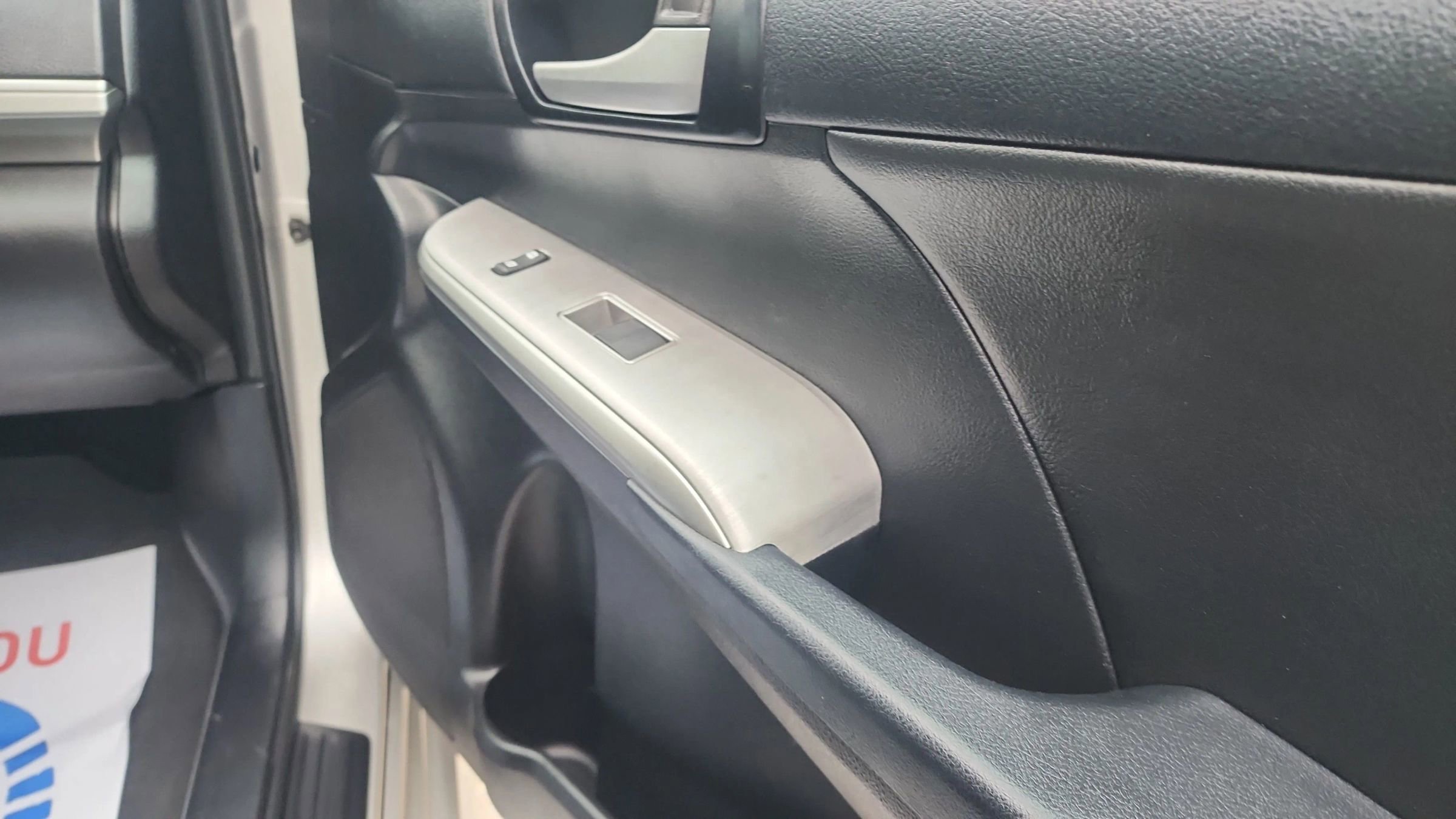 Used 2014 Toyota Camry SE image 8