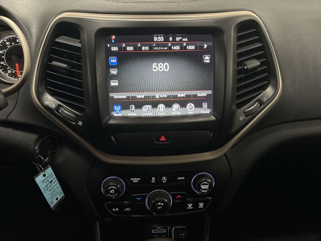 Used 2017 Jeep Cherokee Latitude w/ Cold Weather Group image 30