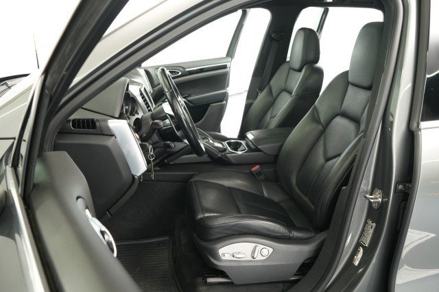 Used 2016 Porsche Cayenne image 28