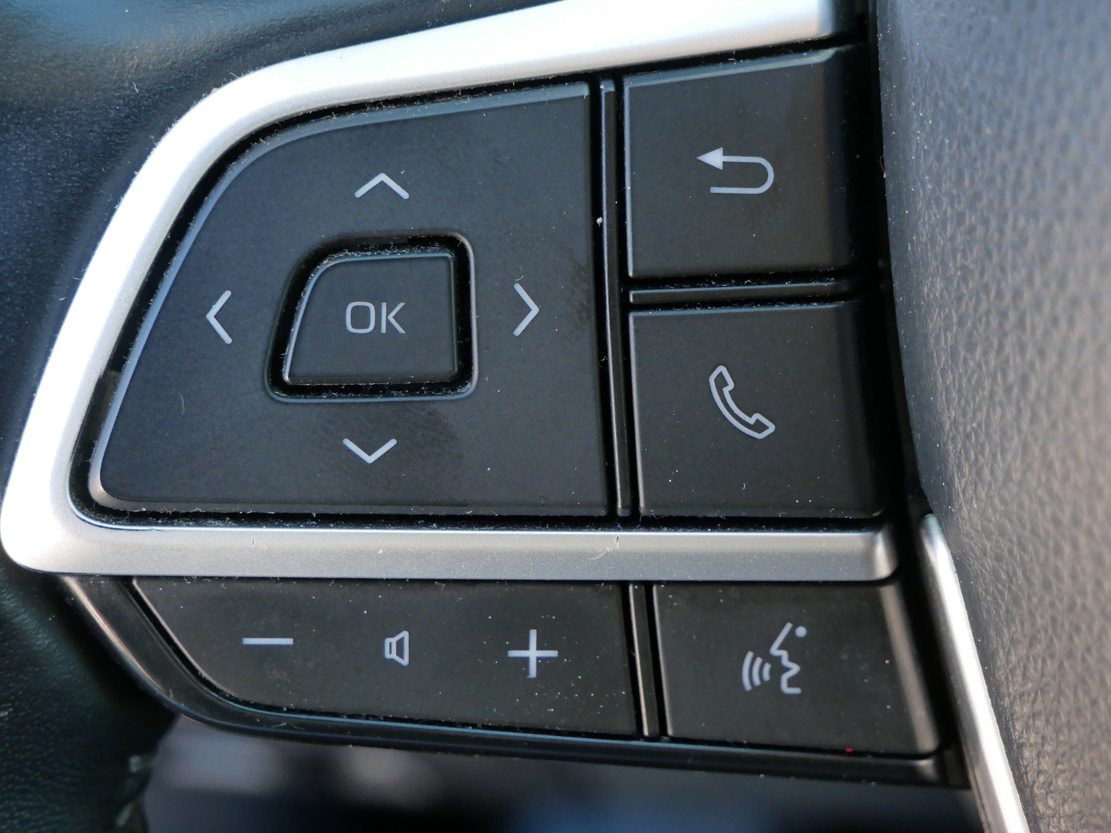 Used 2022 Toyota Highlander XLE image 35