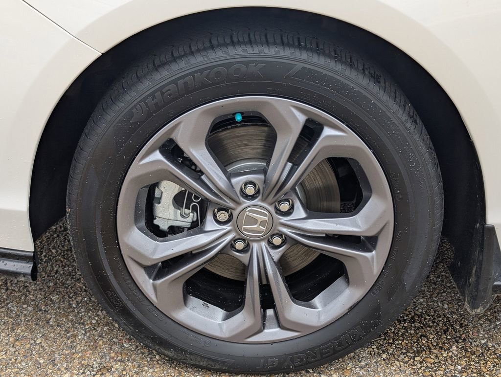 Used 2024 Honda Accord EX-L image 9