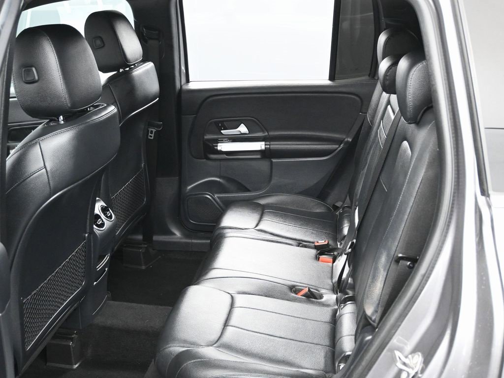 Used 2022 Mercedes-Benz GLB 250 w/ Premium Package Lite image 38