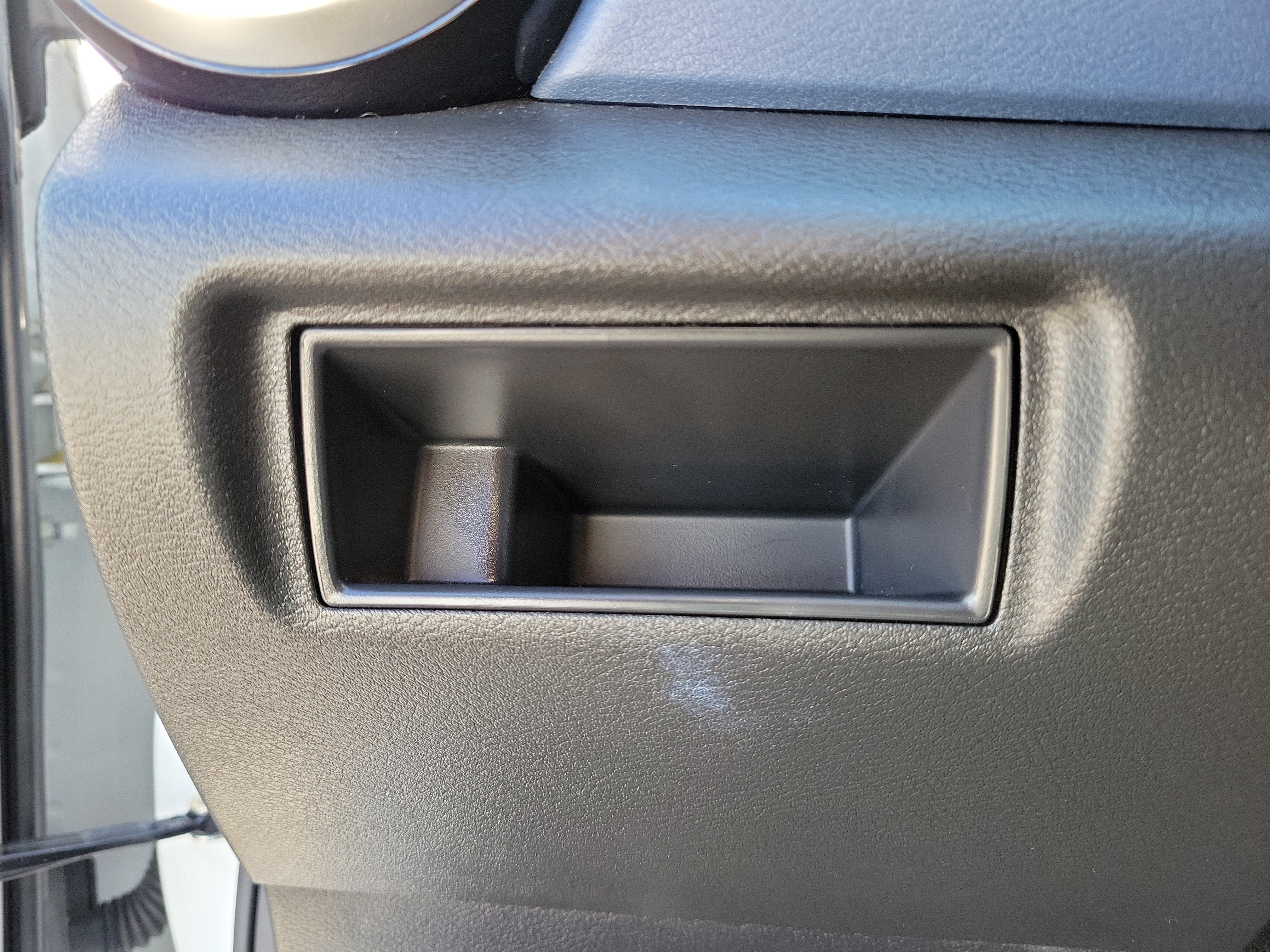 Used 2025 Nissan Versa SV FWD image 21