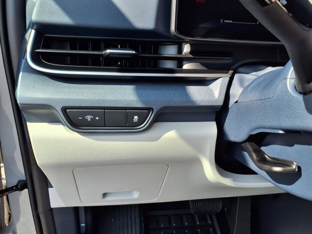 New 2026 Kia Carnival EX image 16