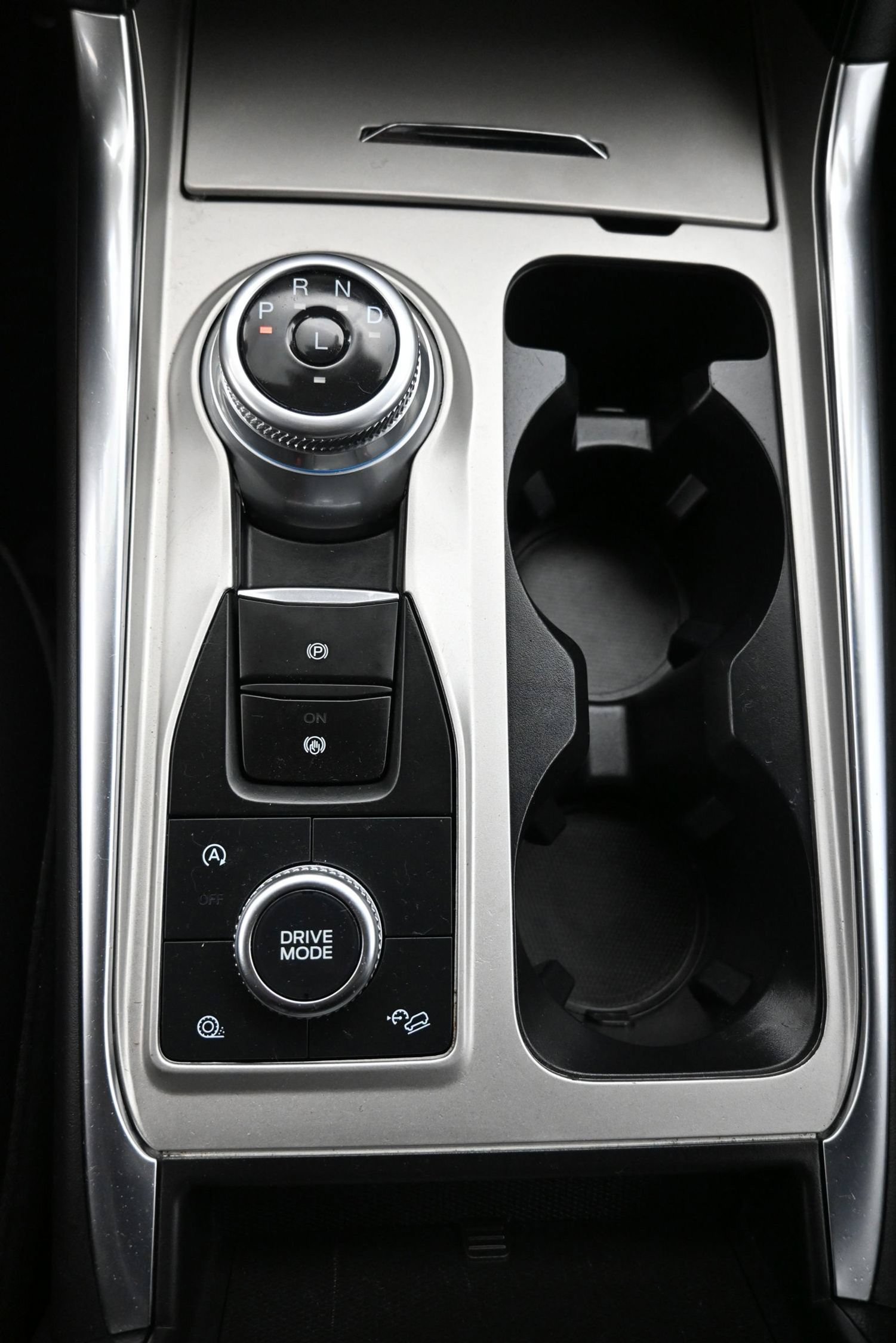 Used 2023 Ford Explorer XLT w/ Equipment Group 202A AWD/4WD image 19