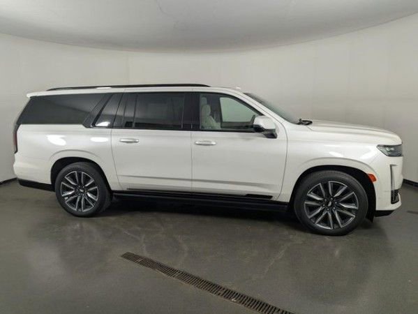 Used 2021 Cadillac Escalade ESV Sport Platinum AWD/4WD image 2