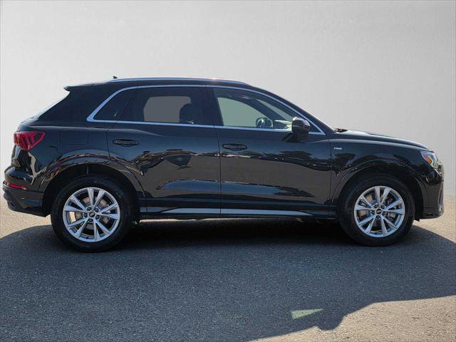 Used 2025 Audi Q3 2.0T Premium w/ Convenience Package AWD/4WD image 2