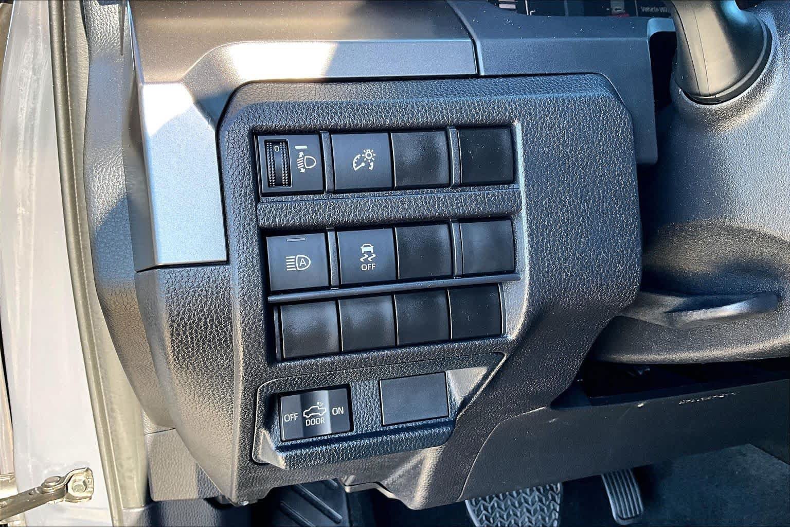 Used 2025 Toyota Tacoma SR5 RWD image 28