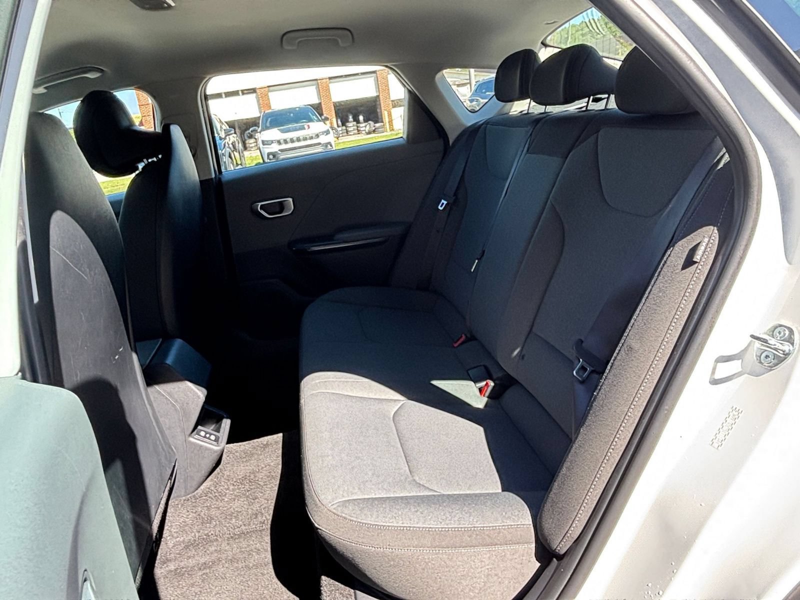 Used 2025 Kia K4 FWD image 25