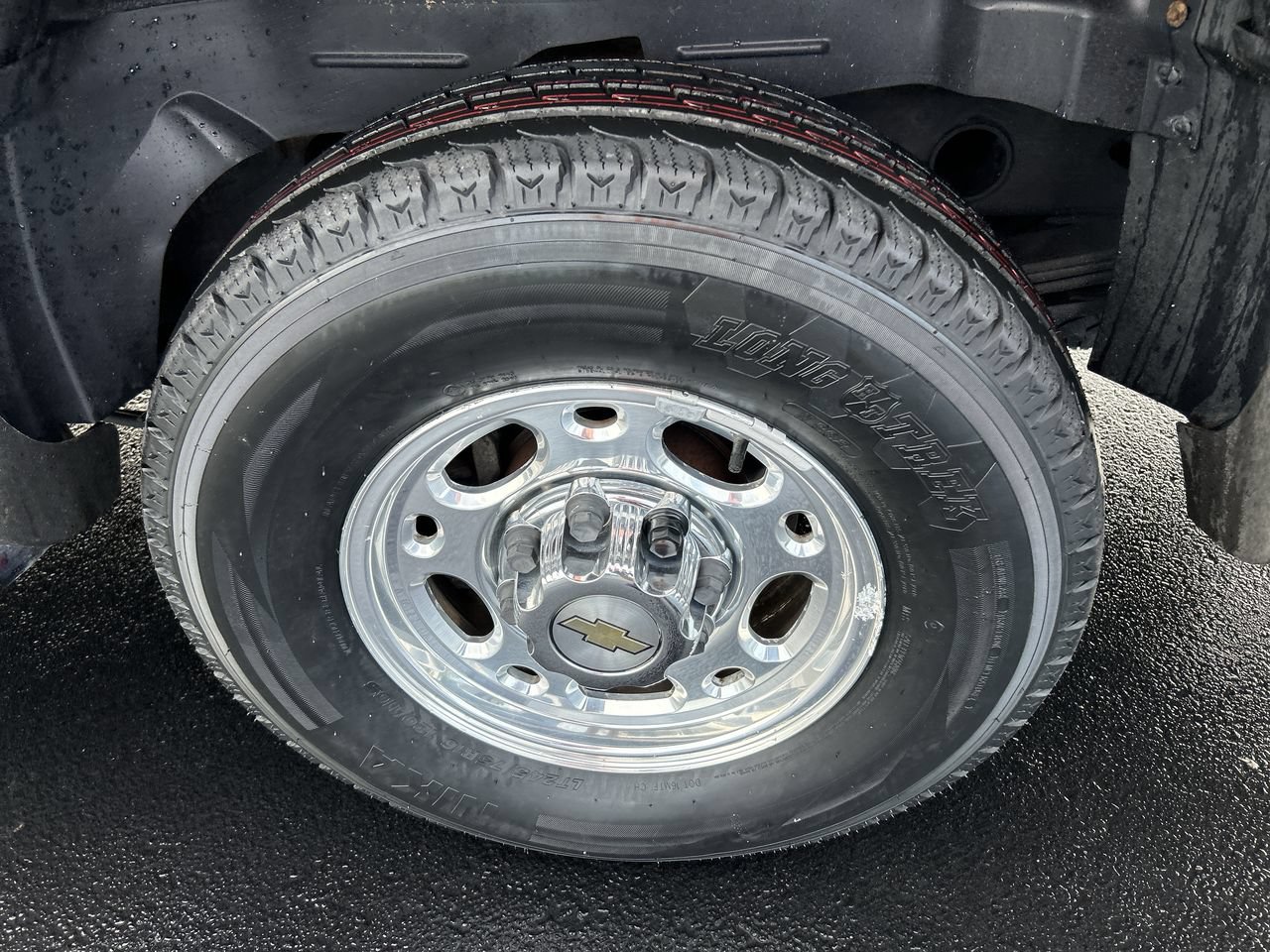 Used 2005 Chevrolet Avalanche 2500 w/ Preferred Equipment Group AWD/4WD image 10