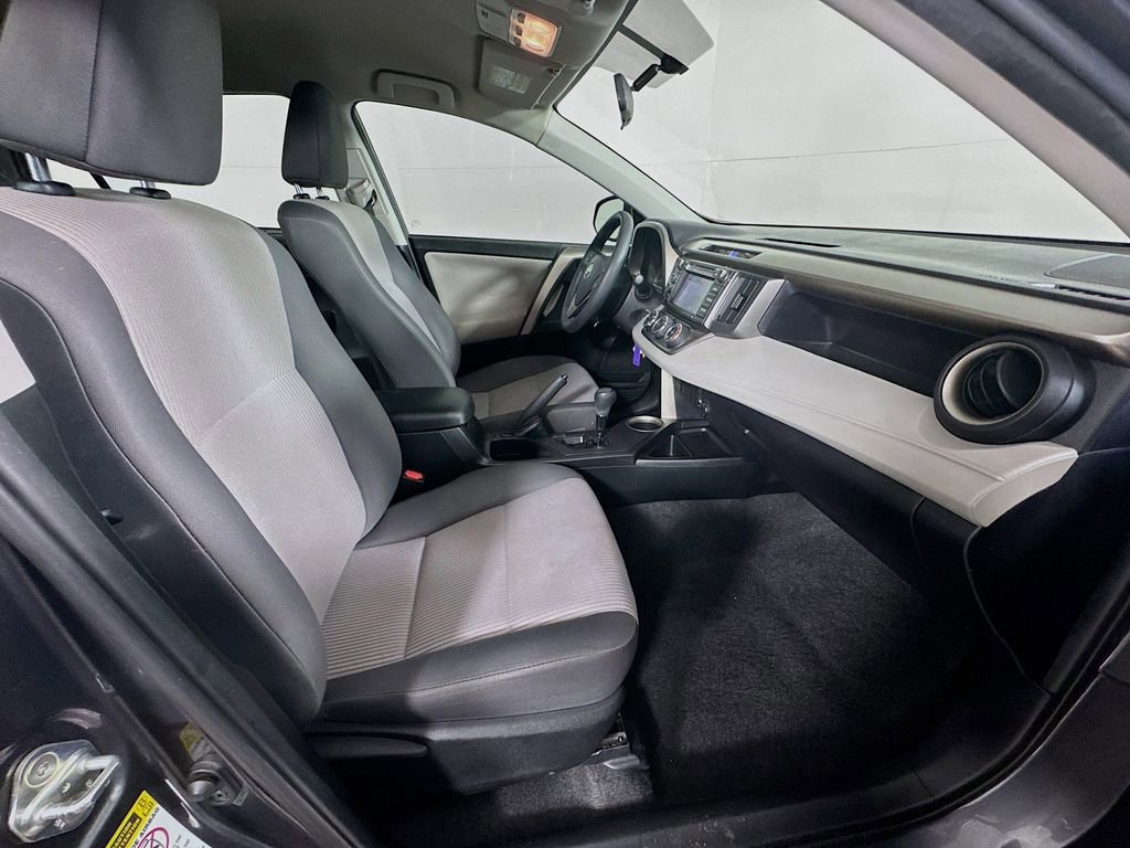 Used 2015 Toyota RAV4 LE image 32