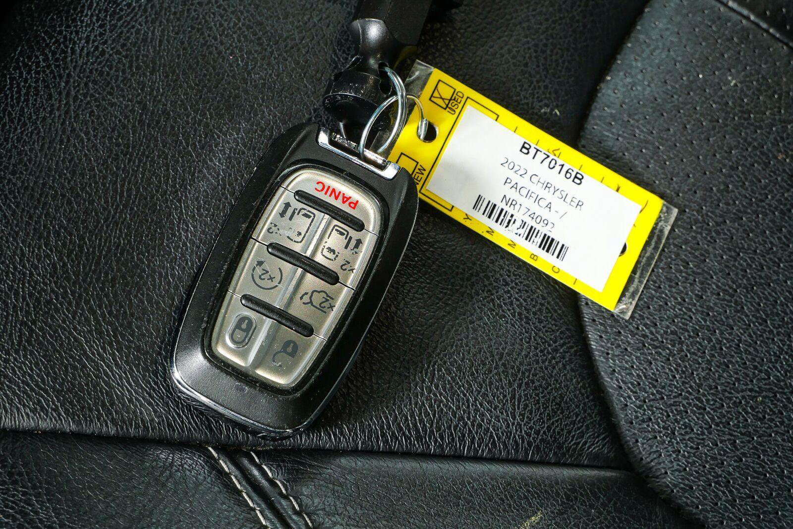 Used 2022 Chrysler Pacifica Touring-L w/ S Appearance Package FWD image 39