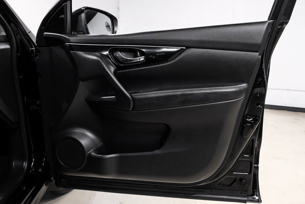 Used 2019 Nissan Rogue Sport SL w/ Premium Package image 50